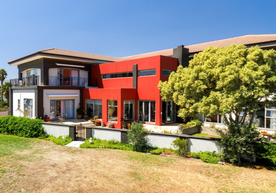 4 Bedroom Property for Sale in Greenways Golf Estate Western Cape